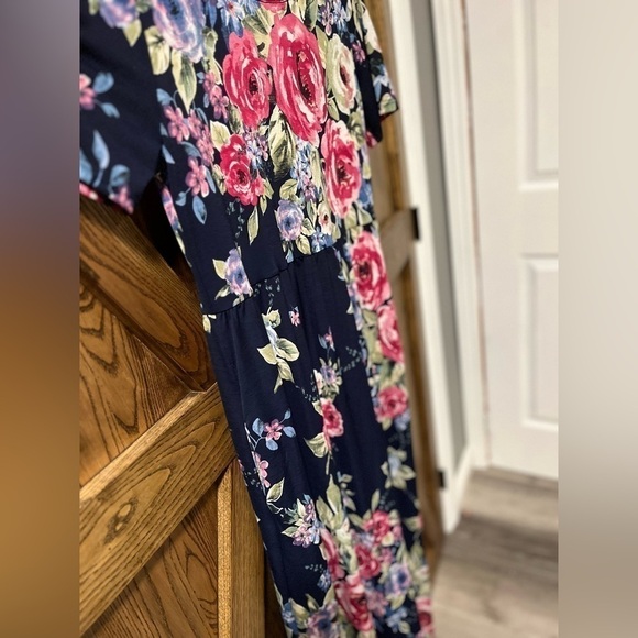 SHORT Sleeve Maxi Dress - Picture 3 of 6